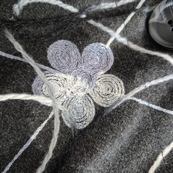 Sioni Studios Sleeveless Cardigan - Size XL - Picture 9 of 13